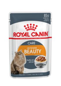 Intense beauty care in gravy pouch cat food