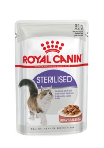 Sterilised in gravy pouch cat food